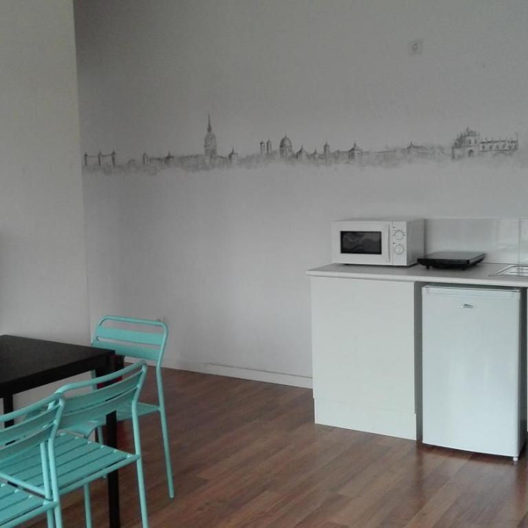 TOLETUM low cost LOFTS dúplex diáfanos o 2dormitorios PARKING Municipal Gratis al aire libre a 100m - Apartamento de 2 dormitorios - 2
