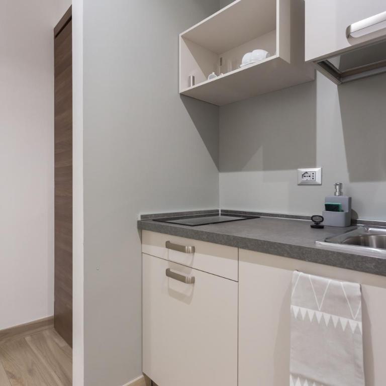 ApartHotel Durini - Studio Apartment - 4