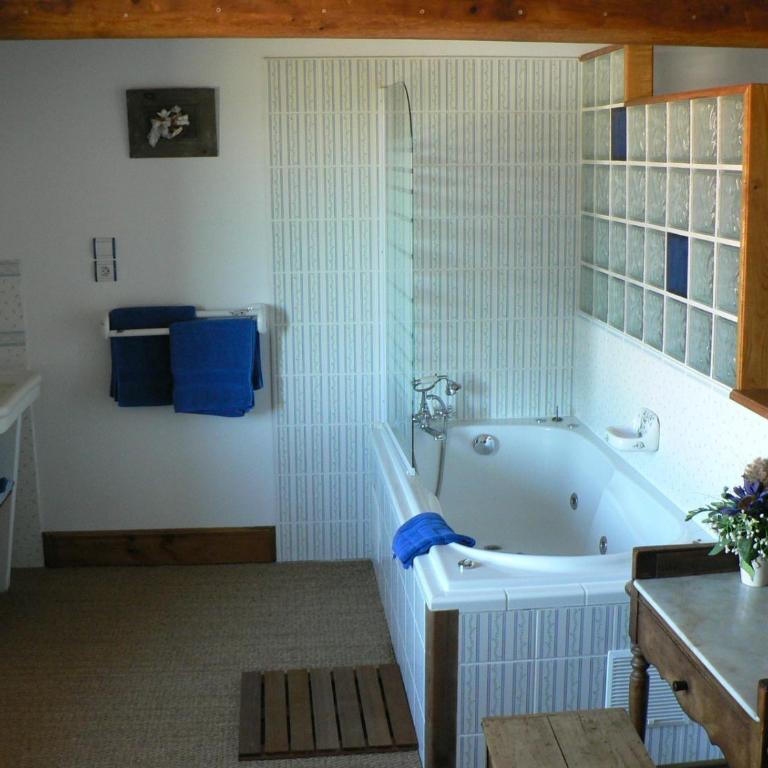 Chambres d'hôtes Domaine de Beaupré - Chambre Double - 2