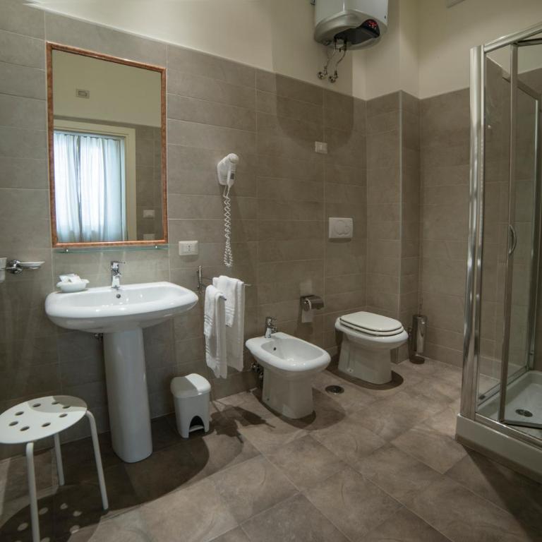 B&B Palazzo Paciotti - Camera Matrimoniale - 10