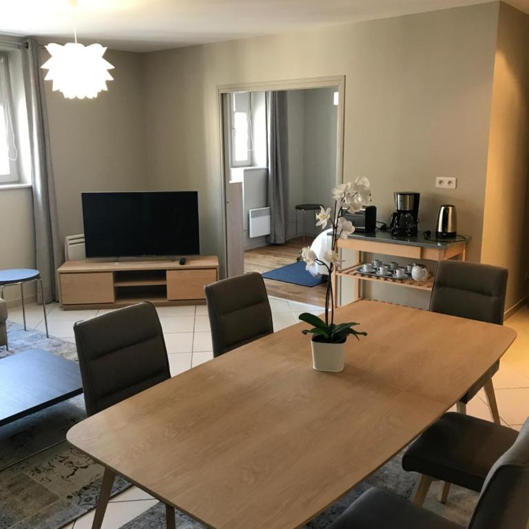 Appartement de 100m² bien situé - Appartement - 27