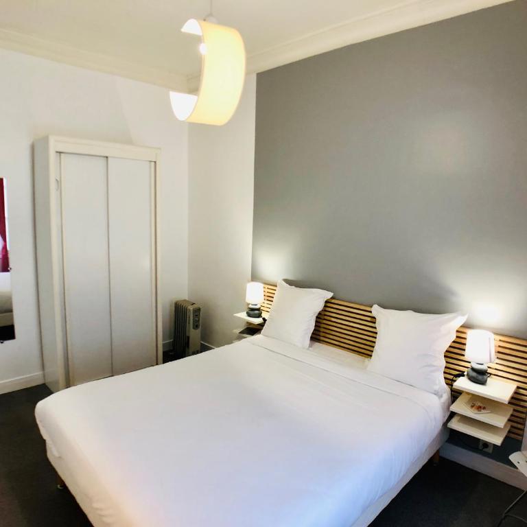 Cit'Hotel Le Volney - Chambre Double de Luxe avec Douche - 4