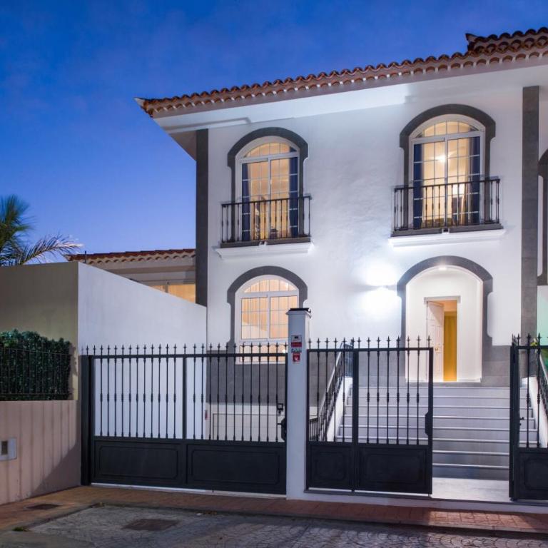 LUXURY WHITE VILLA with sea view, heated pool - Villa - 9