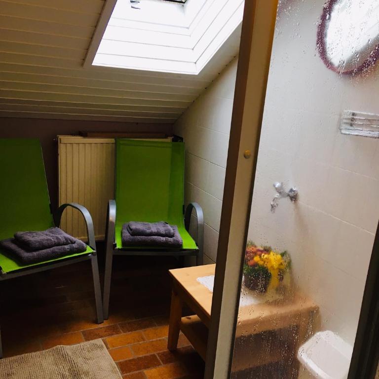 Hotel Plainbrücke | self check-in - Einzelzimmer mit Gemeinschaftsdusche und -WC - 4