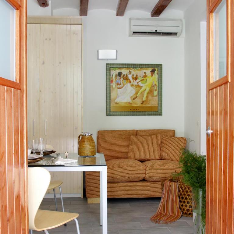 ClassBedroom Barcelona Beach Apartments - Two-Bedroom Apartment - Ground Floor - Calle Meer 34 - 9