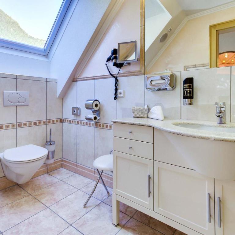 Alpinstyle Hotel Ischgl - Deluxe Doppelzimmer 301 - 1