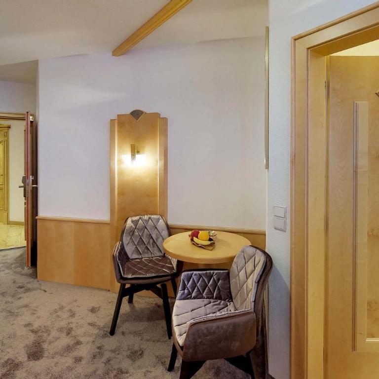 Alpinstyle Hotel Ischgl - Luxus-Doppelzimmer 101 - 1