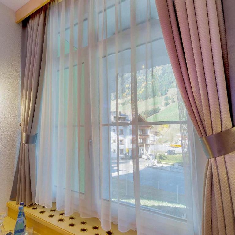 Alpinstyle Hotel Ischgl - Luxus-Doppelzimmer 101 - 3