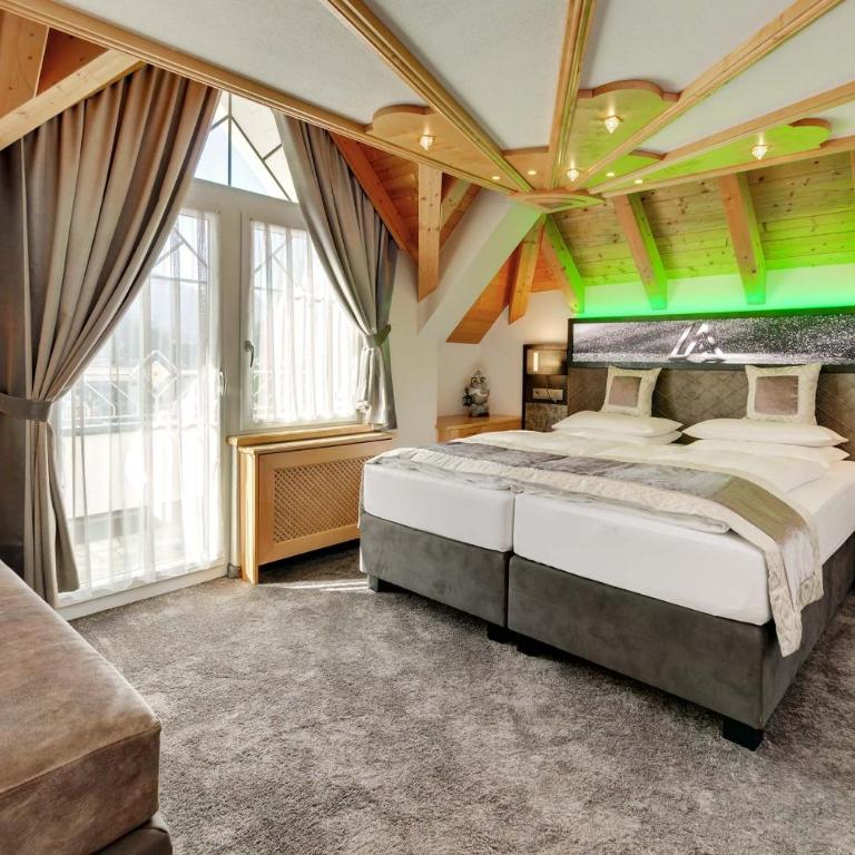 Alpinstyle Hotel Ischgl - Deluxe Doppelzimmer 302 - 4