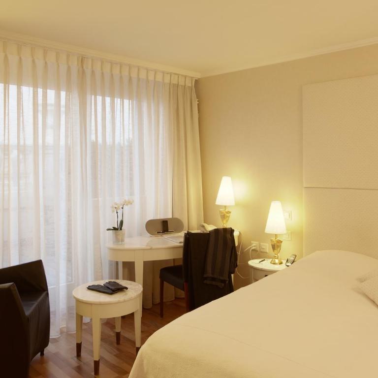 Hotel des Balances - Doppelzimmer mit Flussblick - 5