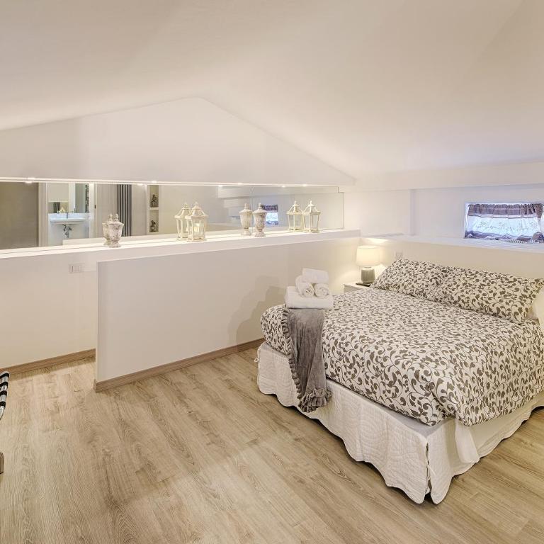 Siena Vip B&B - Two-Bedroom Apartment - Split Level - 1