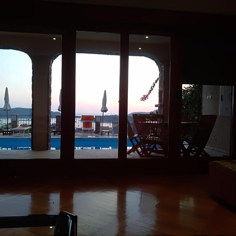 Apartments Villa Čučuk - Apartman sa 2 Spavaće Sobe i Popločanim Dvorištem - 15