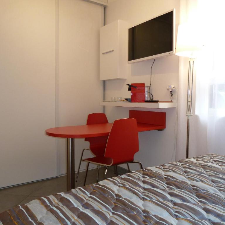 B&B "Clos Feuillat" - Chambre Double - Vue sur Piscine - 3