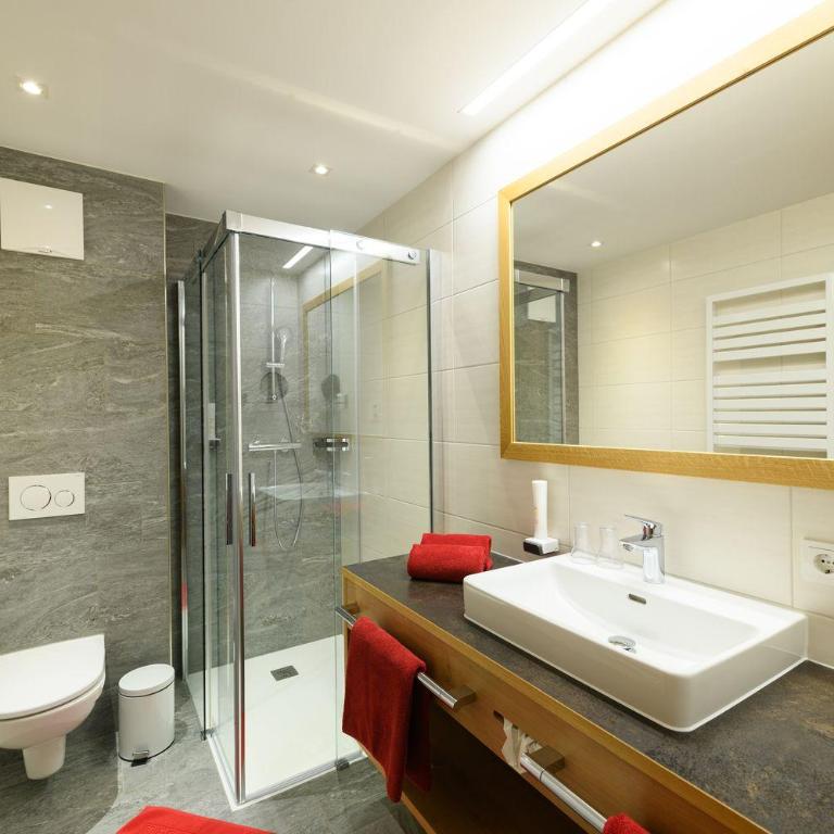 Appartement-Pension Kendlbacher - Doppelzimmer mit Balkon - 1