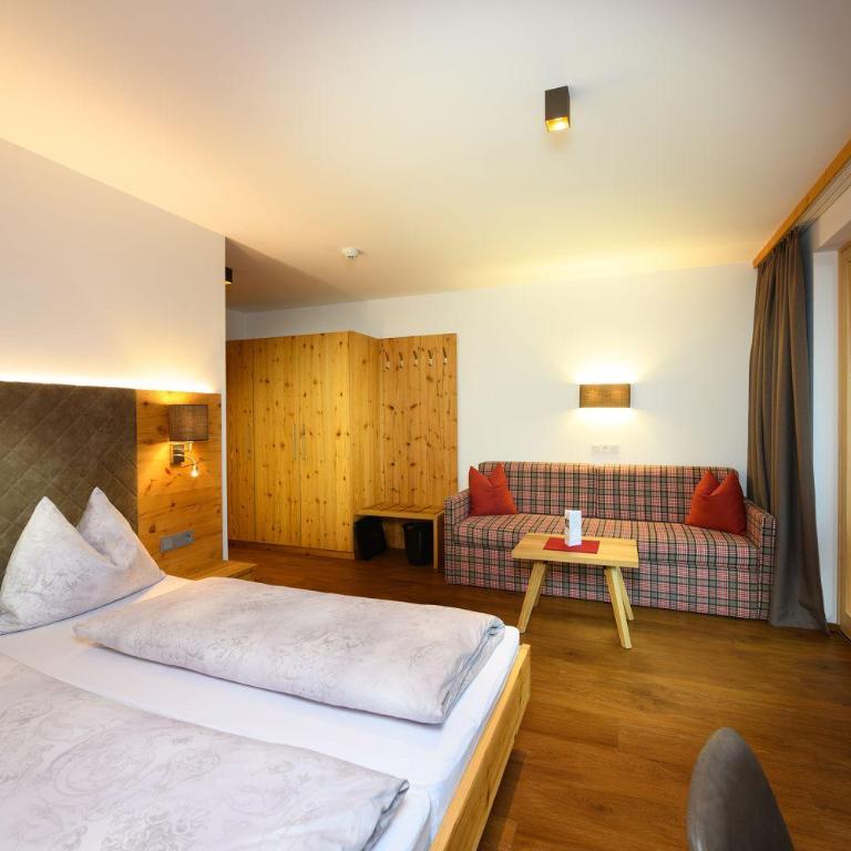 Appartement-Pension Kendlbacher - Doppelzimmer mit Balkon - 2