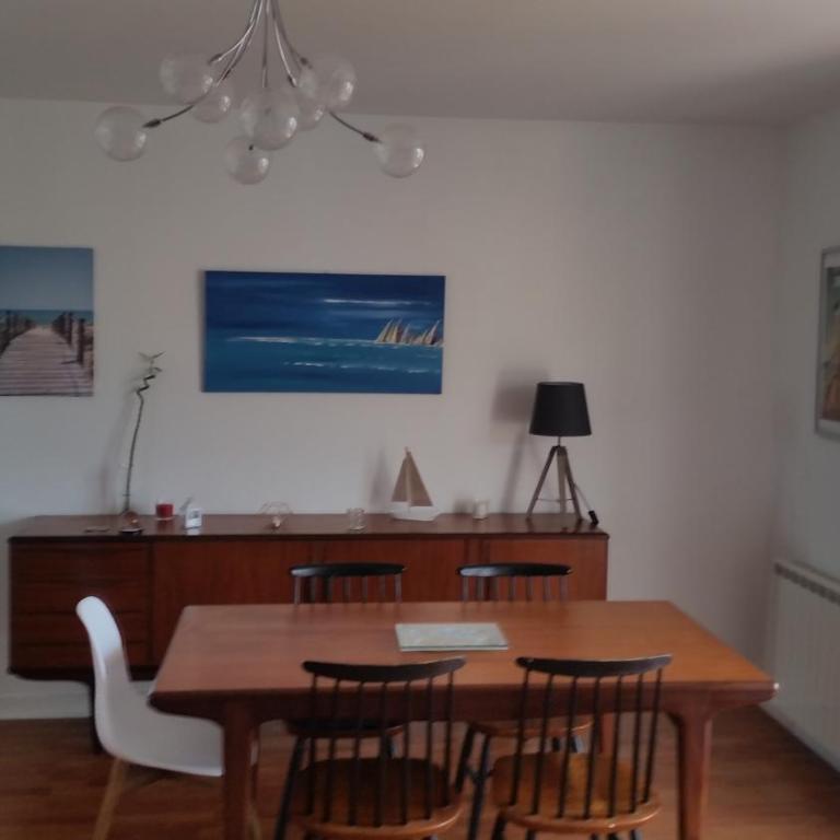Très bel appartement centre ville 2 mn plages et marché - Apartment mit Terrasse - 4
