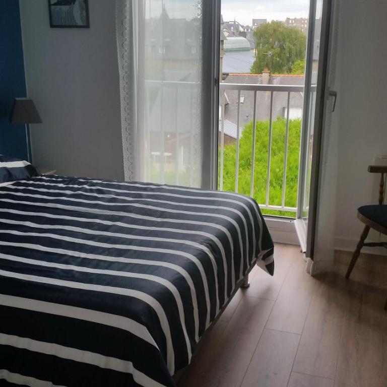 Très bel appartement centre ville 2 mn plages et marché - Apartment mit Terrasse - 14