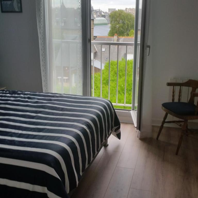 Très bel appartement centre ville 2 mn plages et marché - Apartment mit Terrasse - 16
