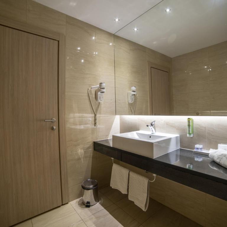 City Hotel Mostar - Deluxe Suite - 4