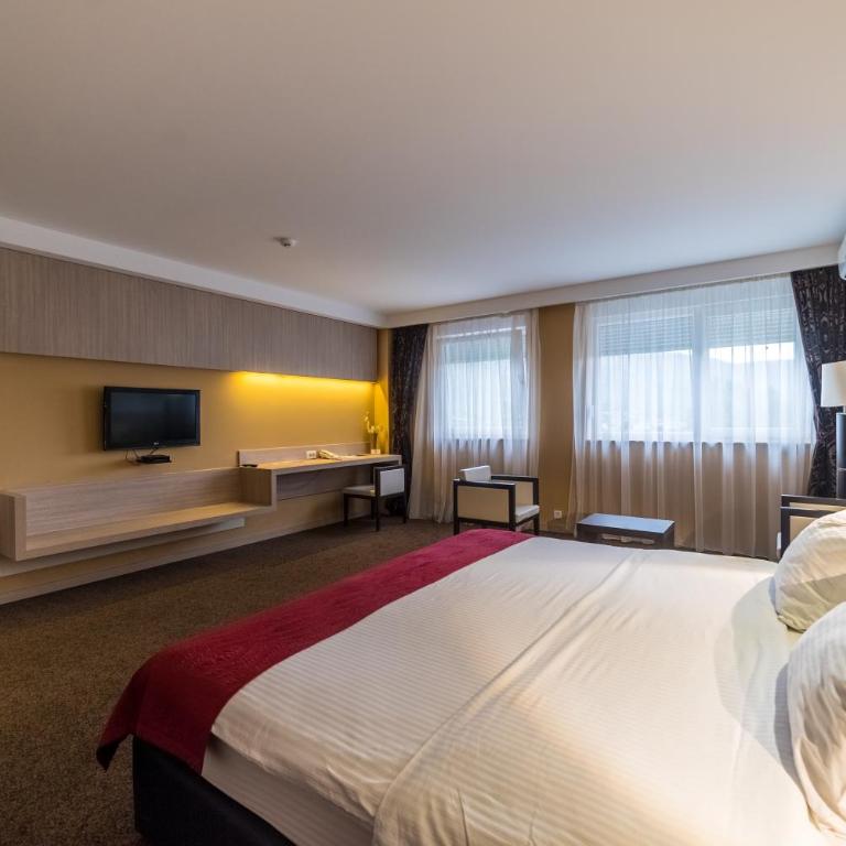 City Hotel Mostar - Deluxe Suite - 12