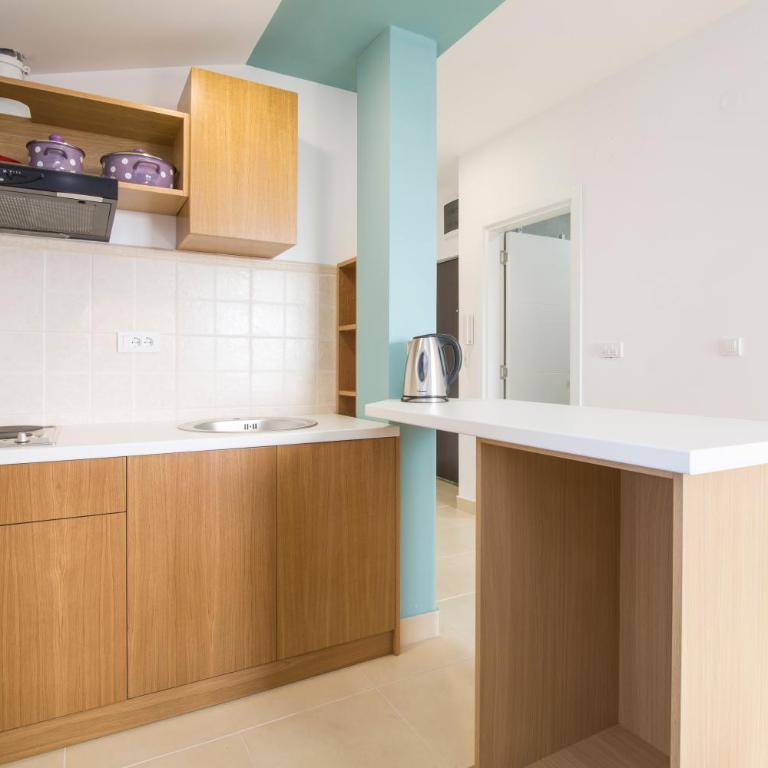 Lola Almost Home - Two-Bedroom Apartment - 18