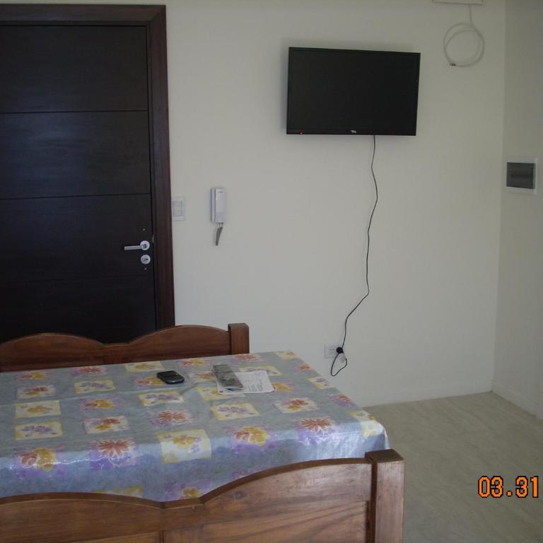 Edificio Hipolito Irigoyen - Apartamento con balcón - 26