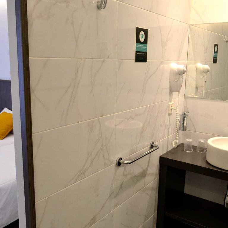 Alda Estación Ourense - Habitación Doble Económica - 1 o 2 camas - 1