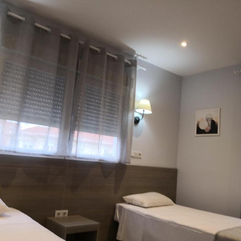 Golden Alcala - Twin Room - 4