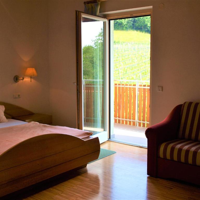 Kerschbamerhof im Süden Südtirols - Three-Bedroom Apartment - 30
