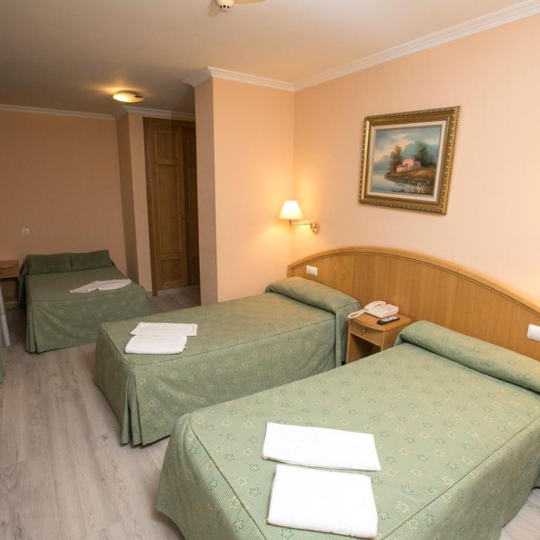 Hotel PAYRO - Triple Room - 3