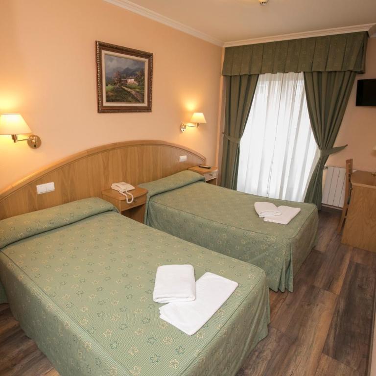 Hotel PAYRO - Twin Room - 5