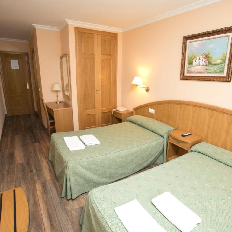 Hotel PAYRO - Twin Room - 7