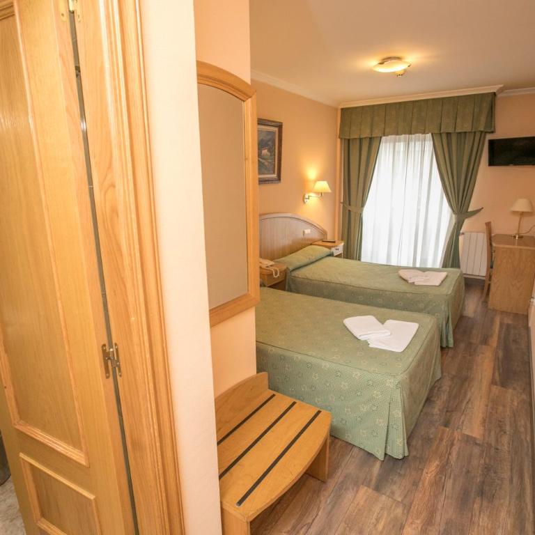 Hotel PAYRO - Twin Room - 4