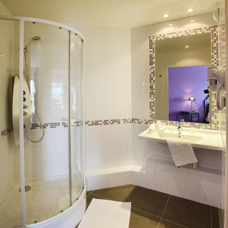 Best Western Plus Hostellerie Du Vallon - Chambre Lit Queen-Size Standard - Non-Fumeurs - 1