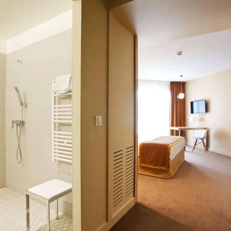 Golden Tulip Avignon Le Paradou - Chambre Lit King-Size Exécutive avec Patio Privé - 11