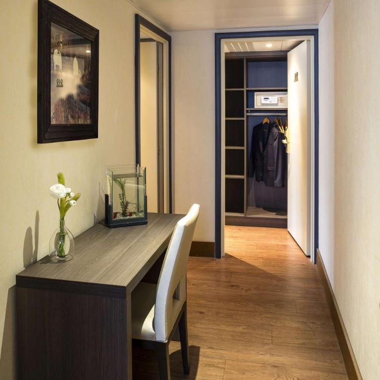 Best Western PLUS Elixir Grasse - Chambre Lit Queen-Size Familiale avec 2 Lits Simples - 4