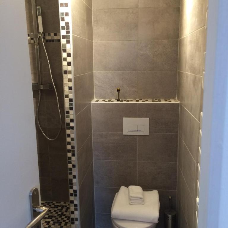 B&B "Clos Feuillat" - Chambre Triple avec Salle de Bains Privative - 5