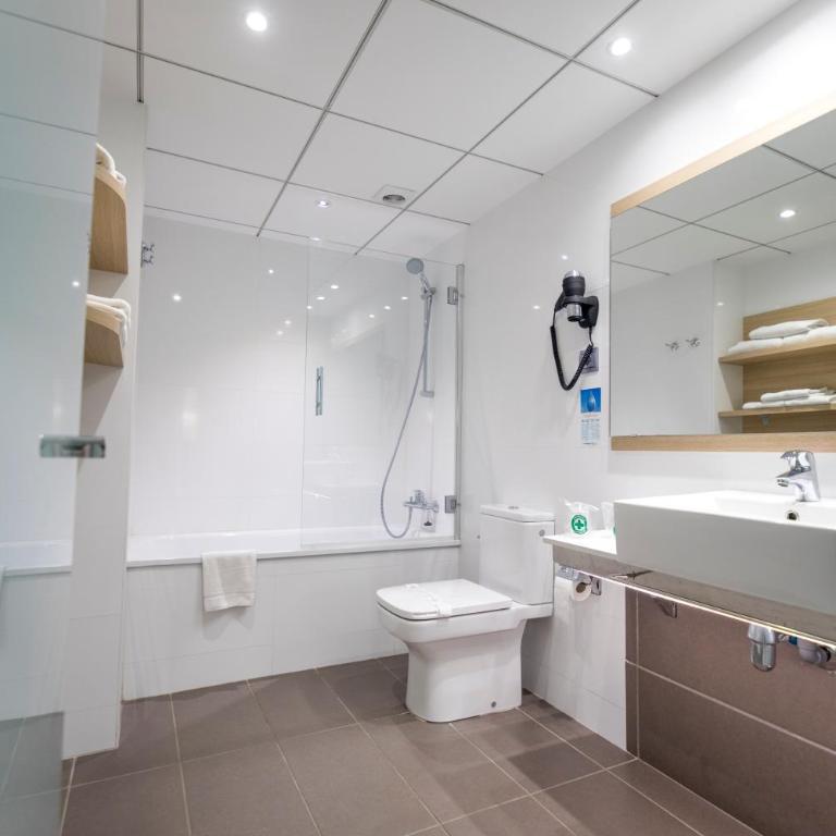 Hotel Augustus - Habitación Quíntuple (2 adultos + 3 niños) - 6