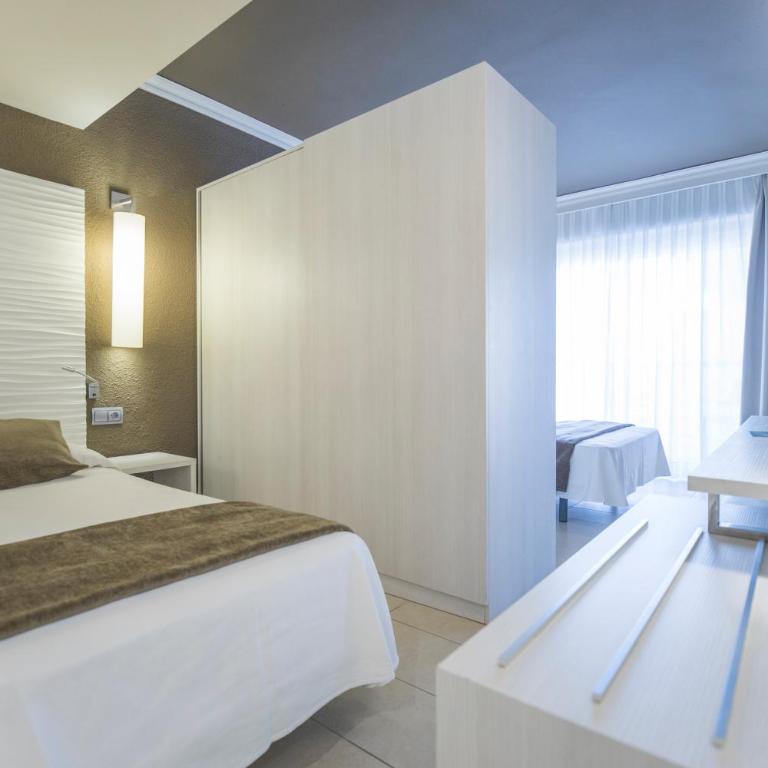 Hotel Augustus - Habitación Quíntuple (2 adultos + 3 niños) - 7