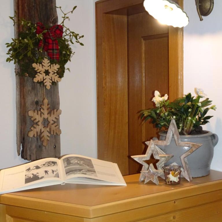 Pension Muggengrat - Doppelzimmer mit Zustellbett - 7