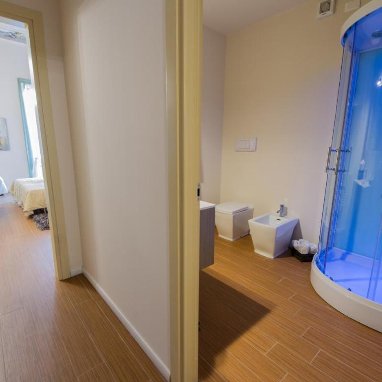 Vip Bergamo Rooms - Camera Tripla con Bagno in Comune - 1