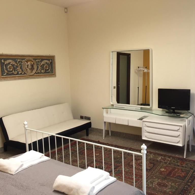 Bergamo Center Rooms - Camera Quadrupla con Bagno in Comune - 5