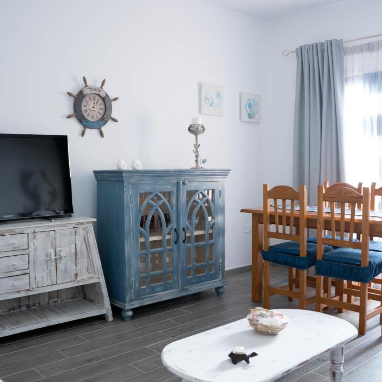Close to Everything | A/C+ WiFi | 1min Beach | - Apartamento de 2 dormitorios - 1