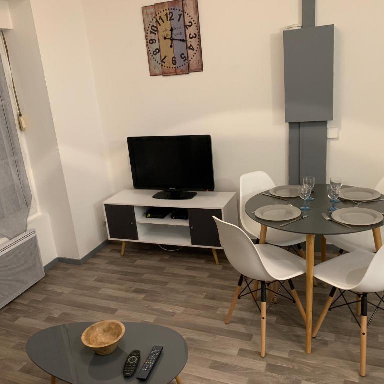 Avec JARDINET sans vis à vis Plein centre ville au RDC 350m de la plage - Appartement - Rez-de-Chaussée - 7