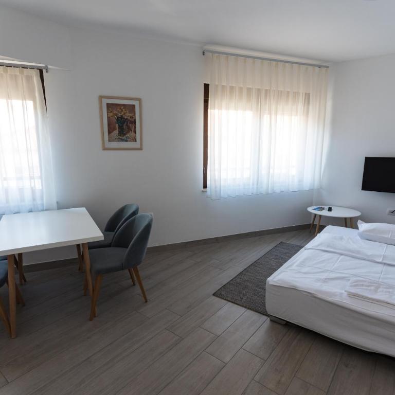 Villa Fortuna - One-Bedroom Apartment - 12