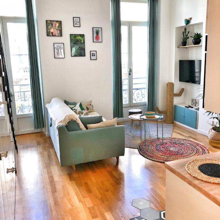 Homelivia, Appart FRIDA, mezzanine, déco raffinée et balcon - Appartement - 4