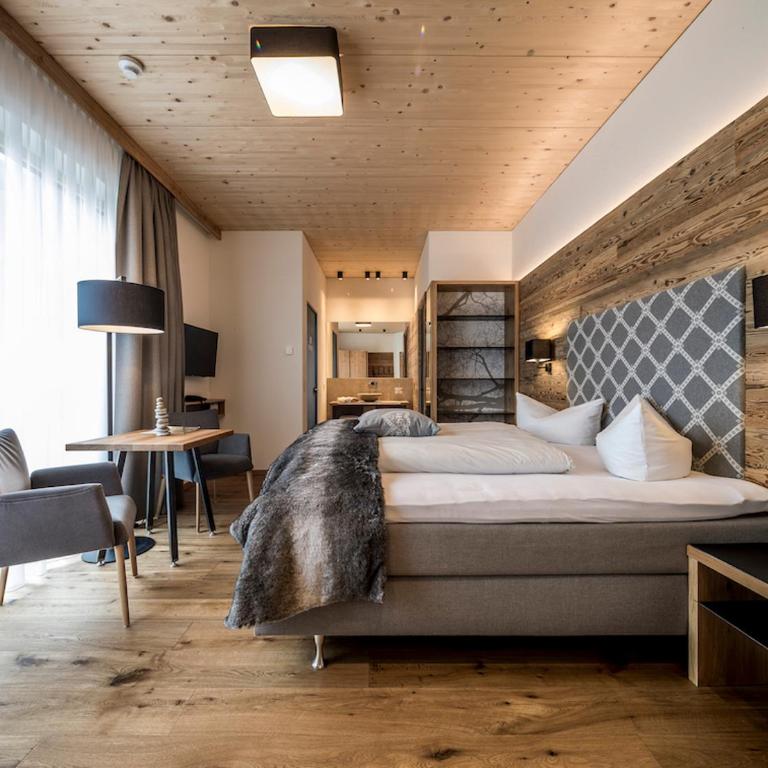 Post Hotel Paznaun - Doppelzimmer mit Bergblick - 5