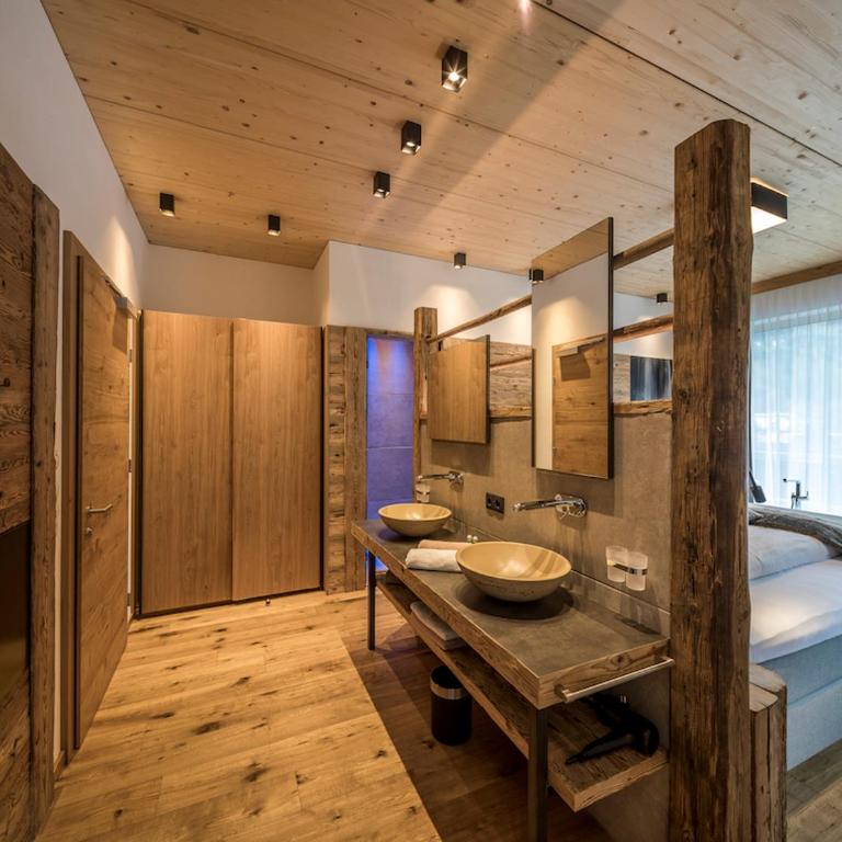 Post Hotel Paznaun - Deluxe Doppelzimmer mit Bad - 8