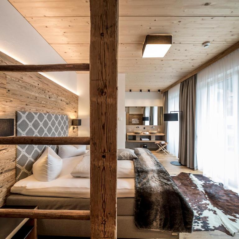 Post Hotel Paznaun - Doppelzimmer mit Bergblick - 1