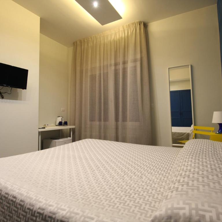 Recia Room - Camera Matrimoniale con Bagno Privato - 4